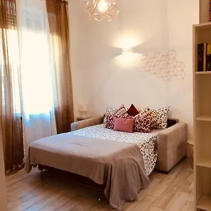  Appartamento Joy House -central Near Metro Arco Della Pace Brera-entire Perfect For Work & Play, Nightlife With Ac & Fast Wifi Welcome To The Cool Joy House! Italia